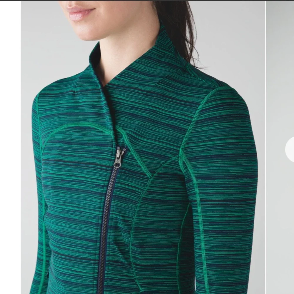 Lululemon Precision Jacket in Cyber Jungle Hero Blue Sz 6